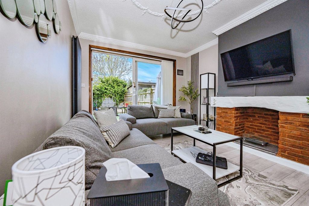 Property photo 3 of 19