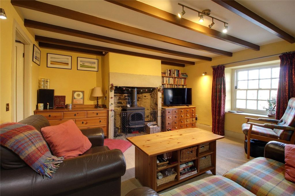 Property photo 2 of 15 Picture No. 12