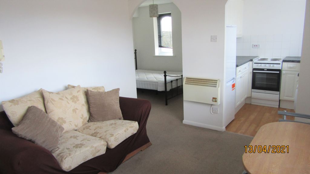 Property photo 2 of 11