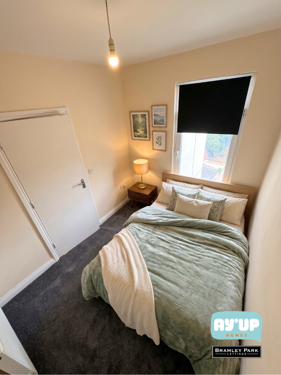 Property photo 1 of 3