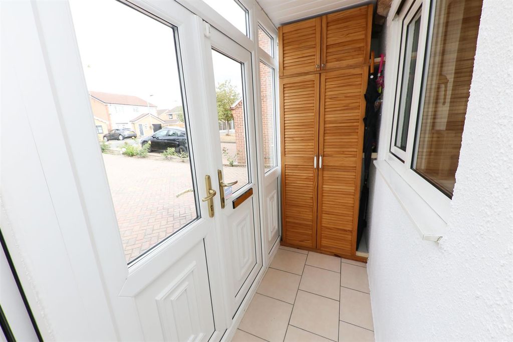 Property photo 2 of 22 Entrance Porch