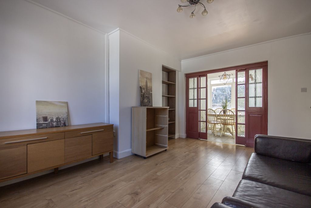 Property photo 2 of 19 2