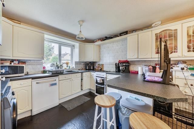 Property photo 3 of 15 Kitchen