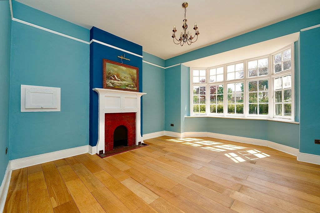 Property photo 2 of 21