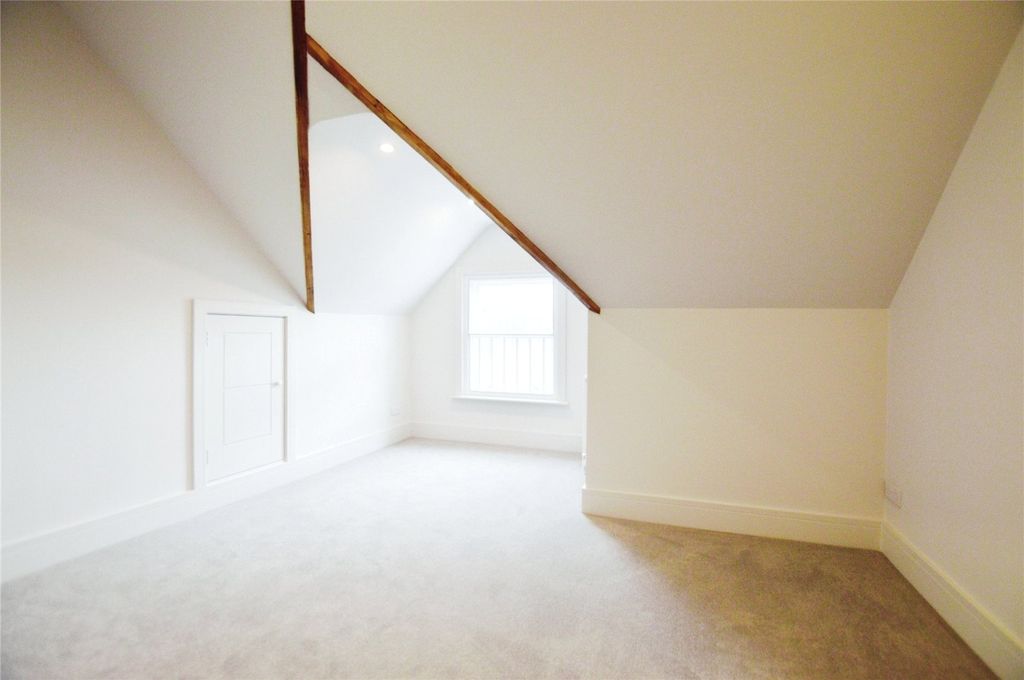 Property photo 3 of 9 Living Area