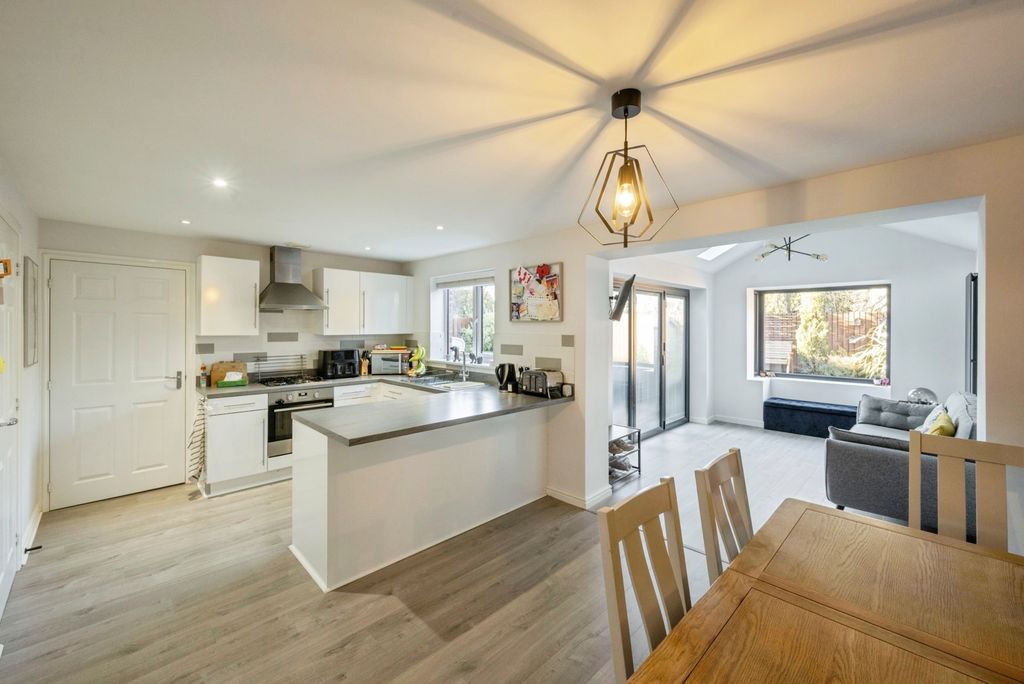 Property photo 2 of 18 Kitchen/Dining Room