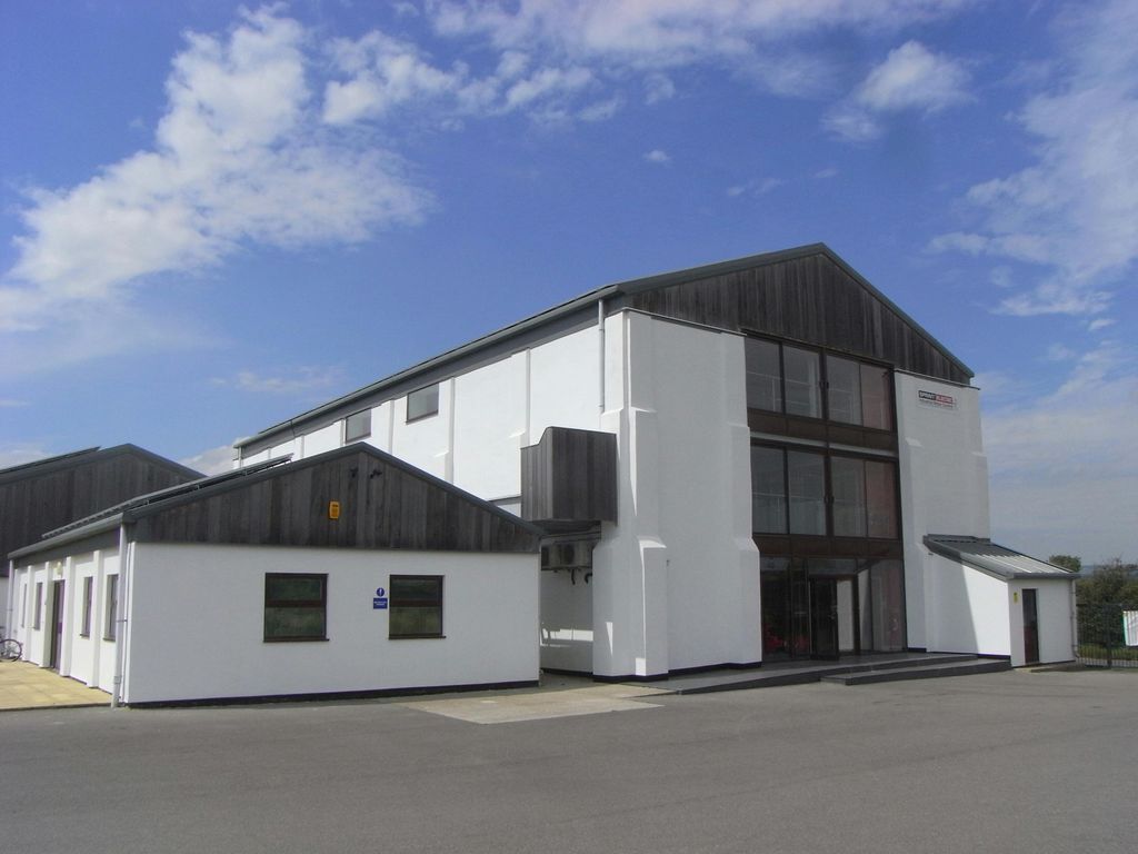 Property photo 1 of 4 Peregrine Hs (1).Jpg