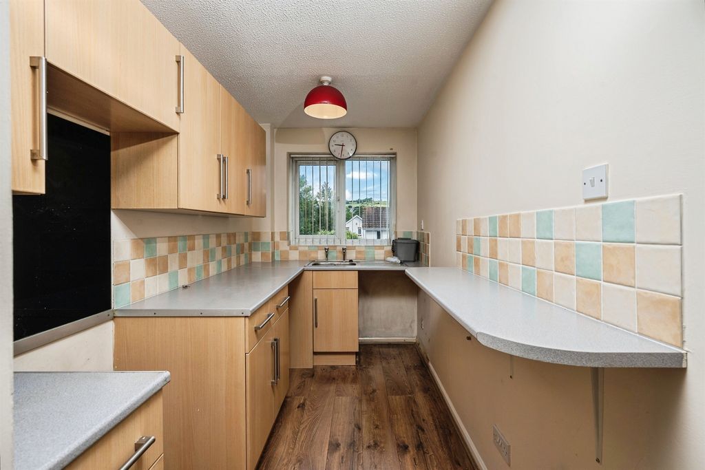 Property photo 3 of 18