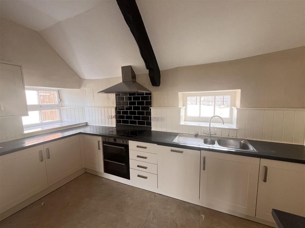 Property photo 3 of 16 Kitchen
