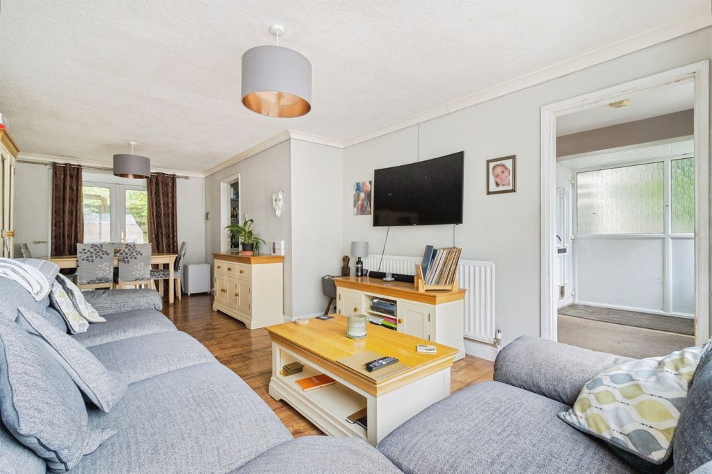Property photo 3 of 17