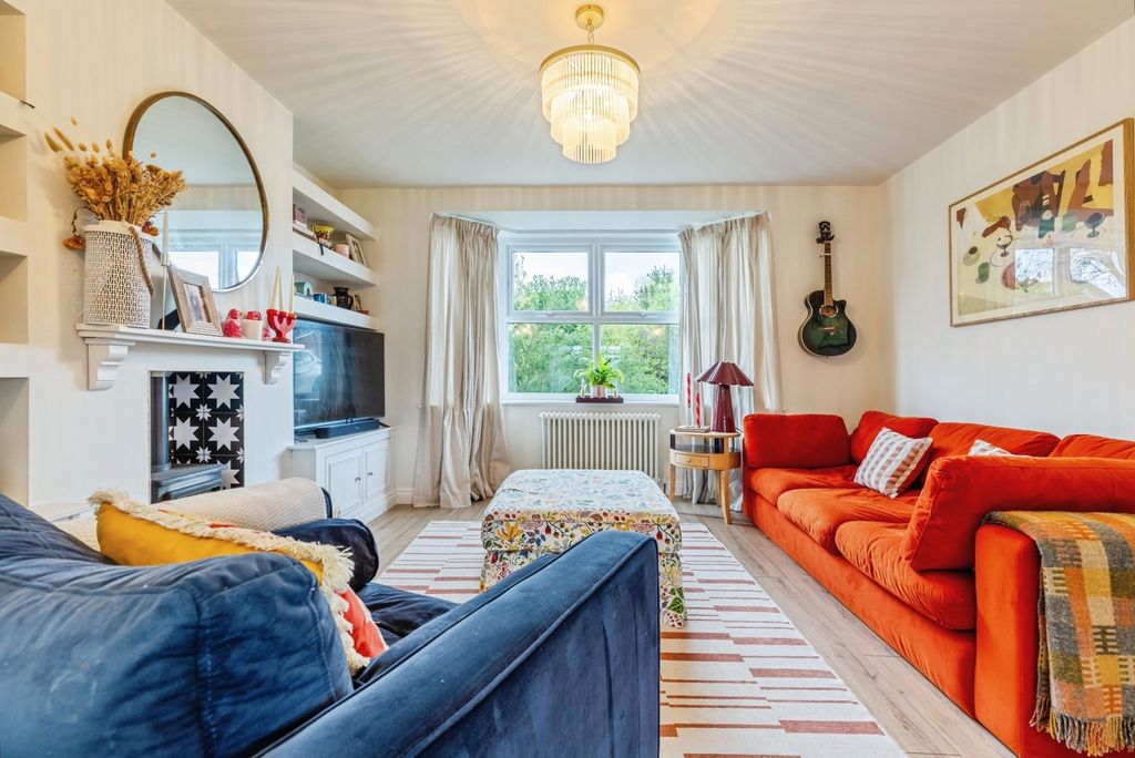 Property photo 2 of 20 Pbox-Img.Jpg