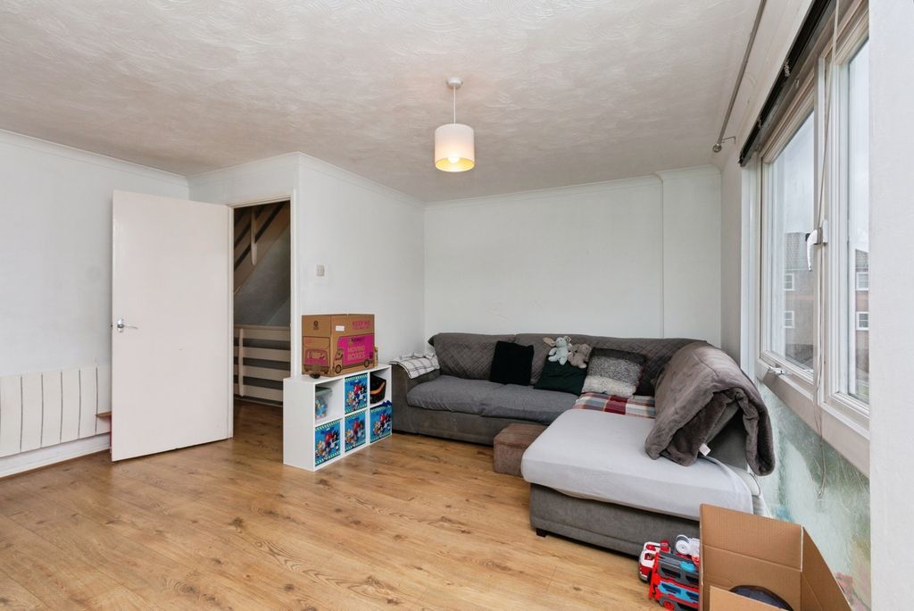 Property photo 2 of 20 Pbox-Img.Jpg