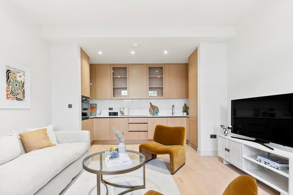 Property photo 3 of 16 Image