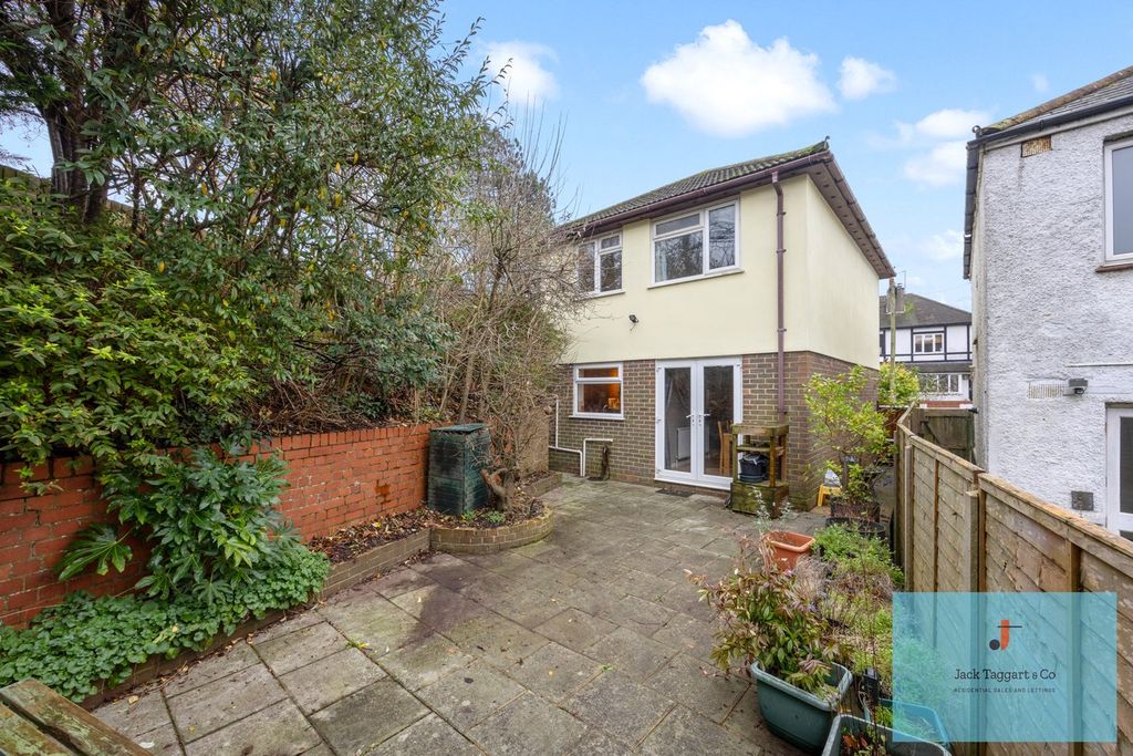 Property photo 2 of 16