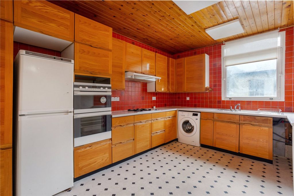 Additional image 4 of 3 bed maisonette for saleThird Avenue, Hove BN3