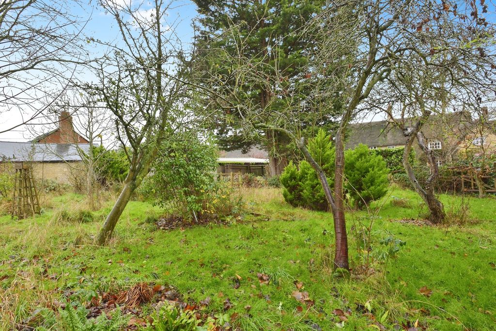 Property photo 2 of 20