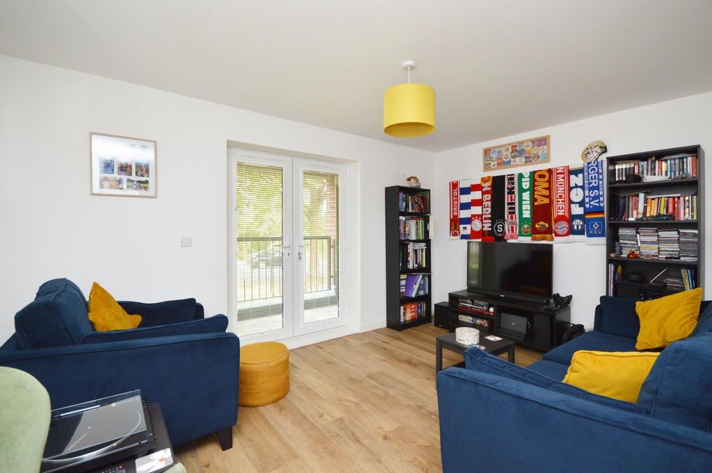Property photo 2 of 9