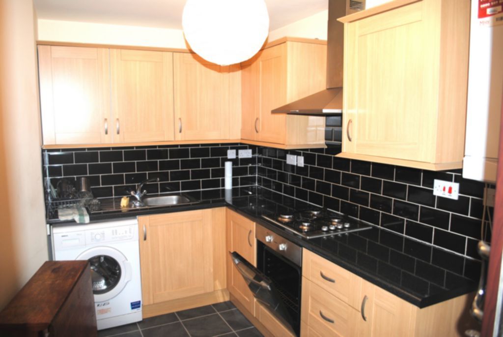 Property photo 1 of 7 Photo 6