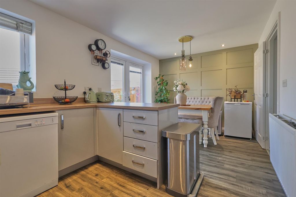 Property photo 2 of 16 Fitted Dining Kitchen To Rear