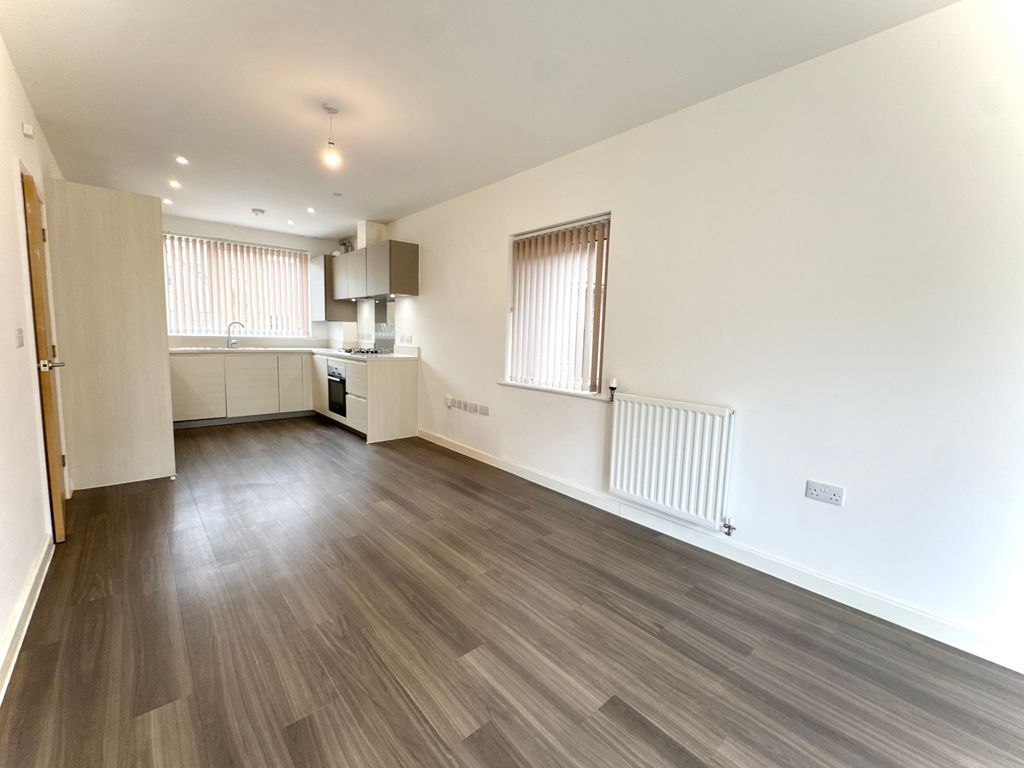 Property photo 3 of 11 Dining Area