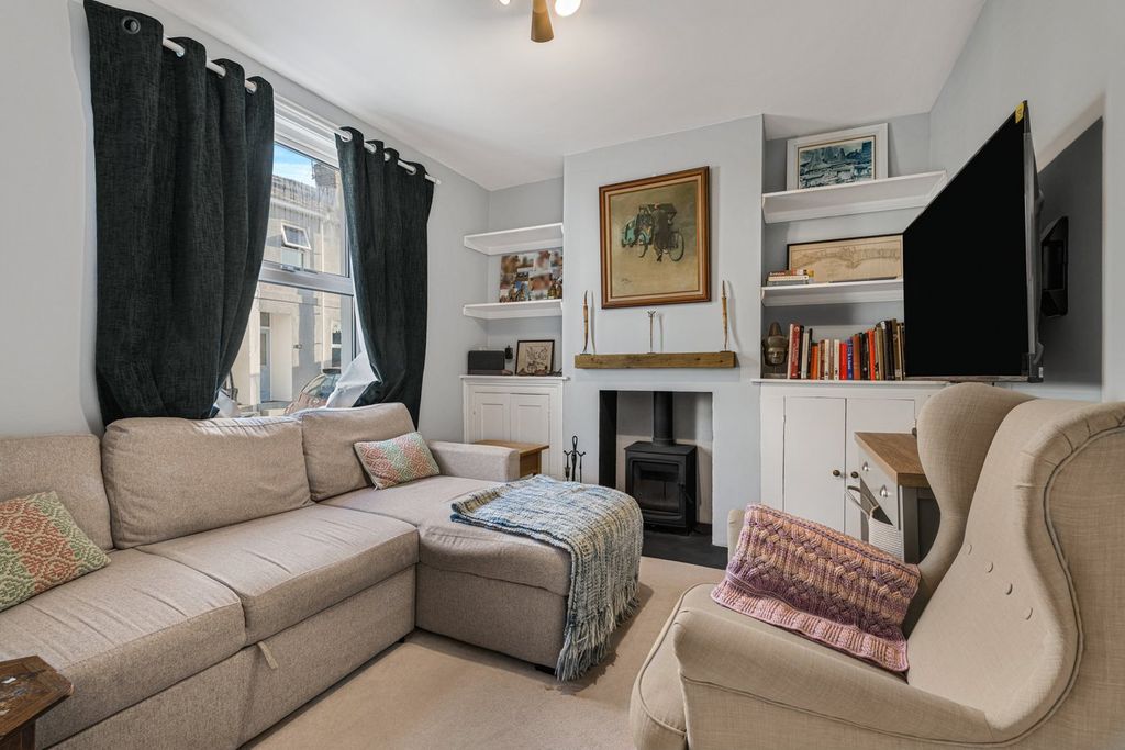 Property photo 3 of 14