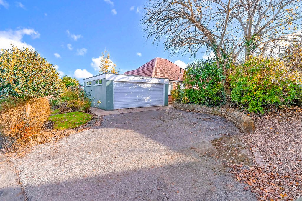 Property photo 2 of 14 Drive &amp; Garage