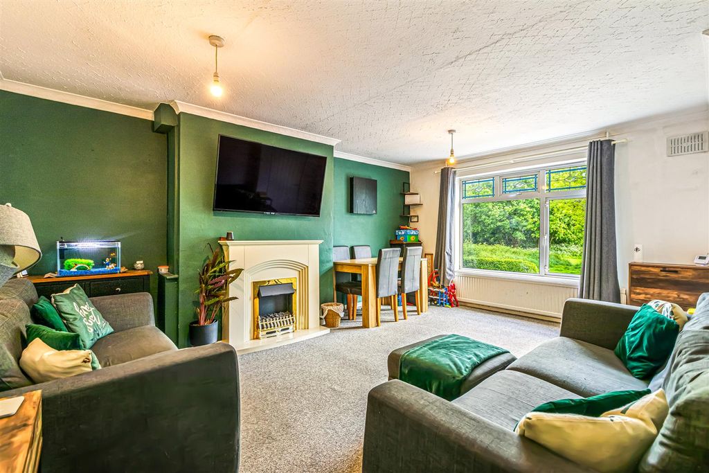 Property photo 2 of 14 Lounge