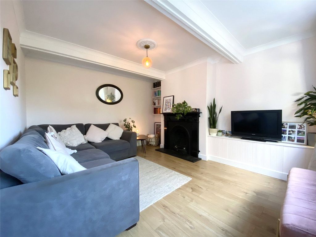 Property photo 2 of 17 Picture No. 14