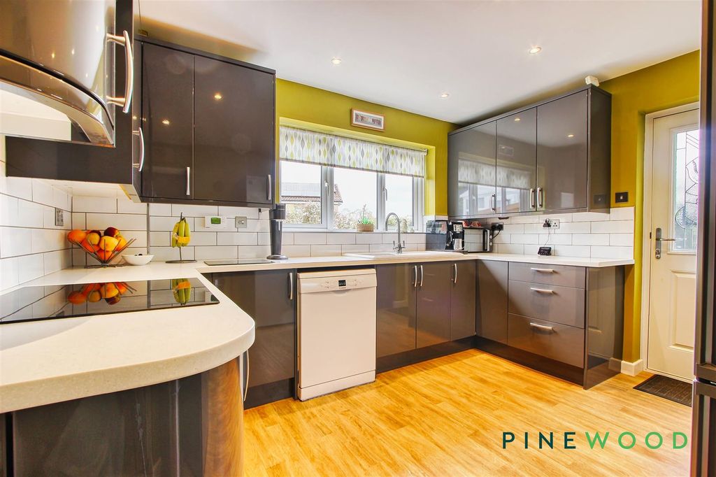 Property photo 3 of 41 Kitchen