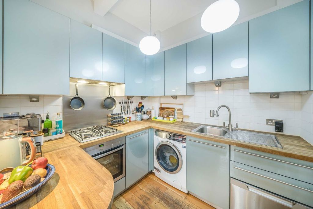 Property photo 3 of 8