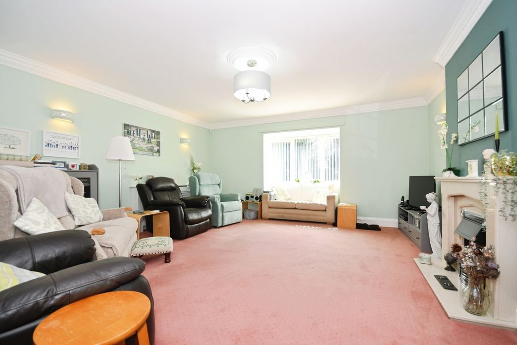 Property photo 2 of 17 Photo