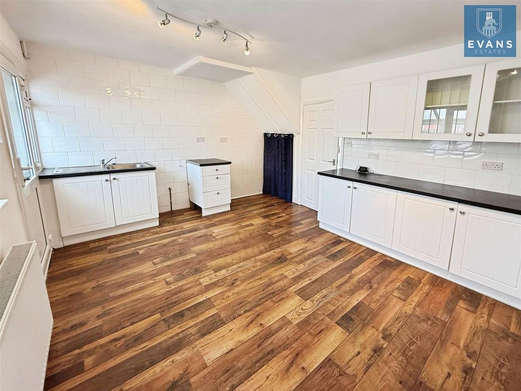 Property photo 2 of 11 Refitted Kitchen Diner