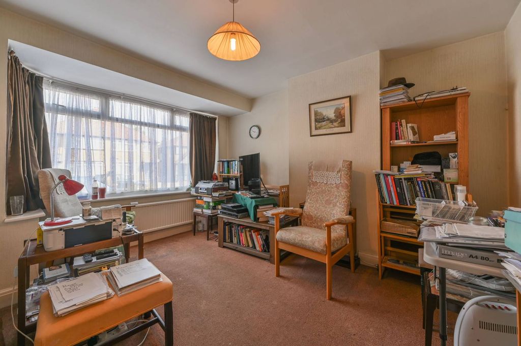 Property photo 2 of 9