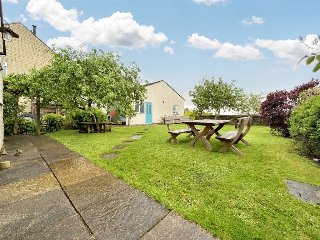 Property photo 2 of 19 Picture No. 26