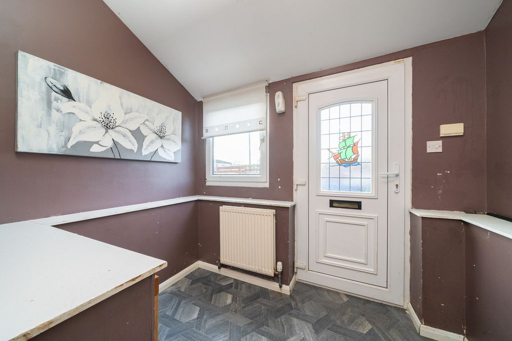 Property photo 2 of 25