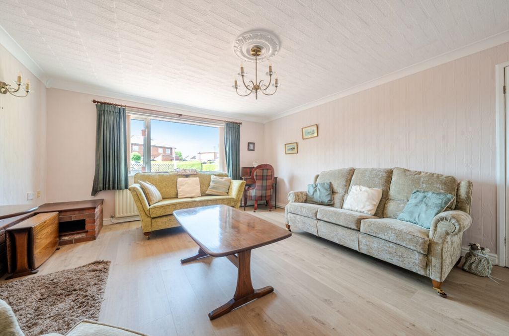 Property photo 2 of 19 1483446-14-6A3A9c9B8240F