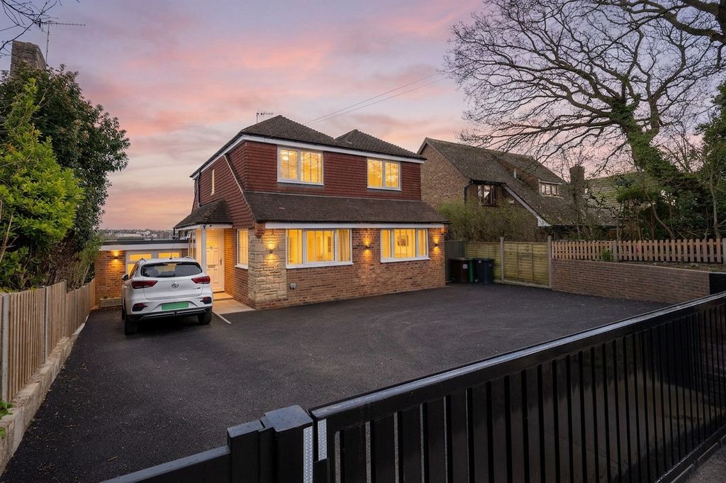 Property photo 1 of 34