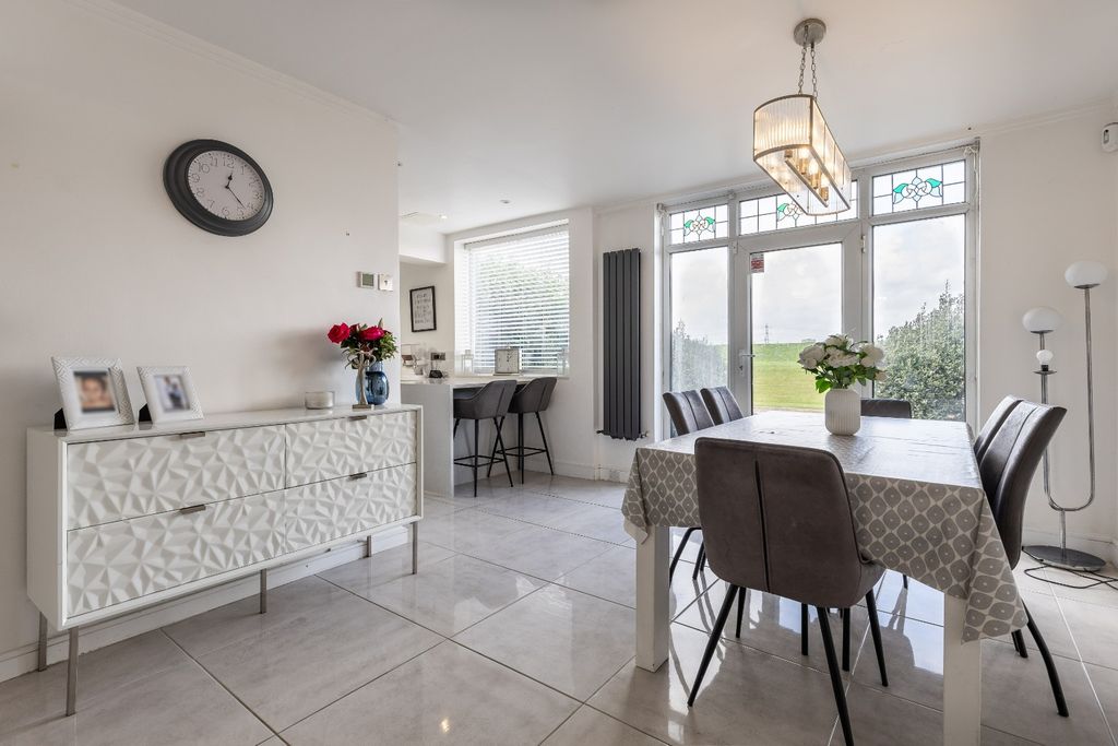 Property photo 3 of 28 2941464