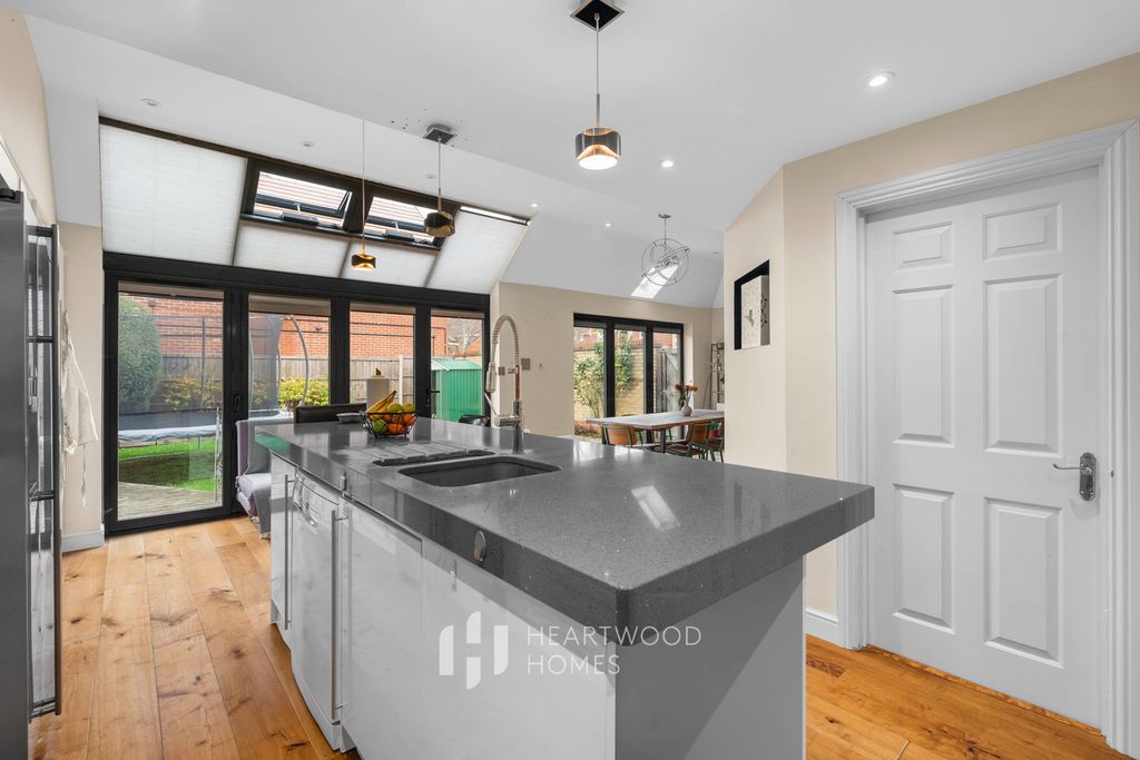 Property photo 2 of 22