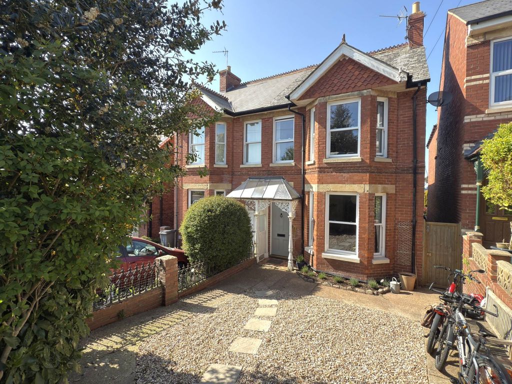 Property photo 1 of 20