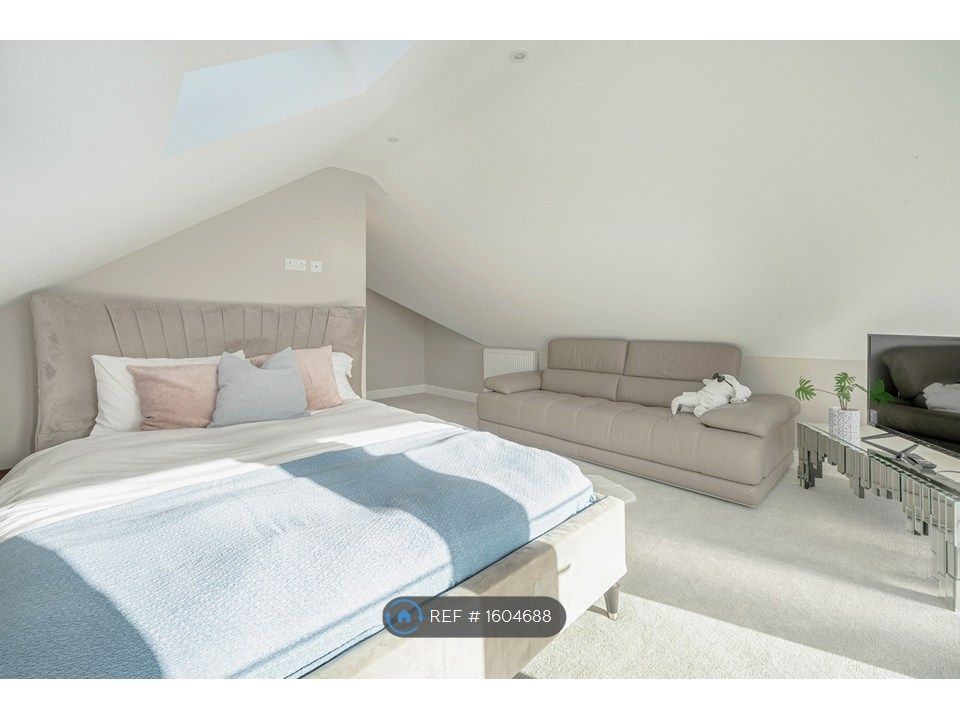 Property photo 3 of 34