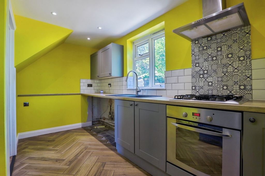 Property photo 3 of 18 Pbox-Img.Jpg