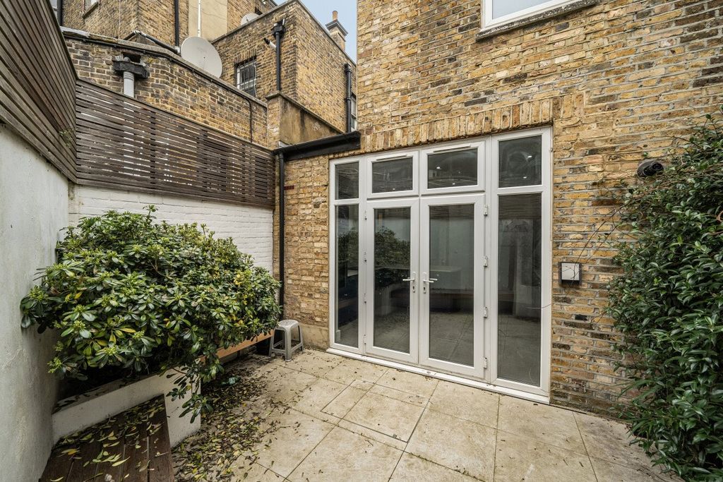 Property photo 3 of 22 Picture No. 06