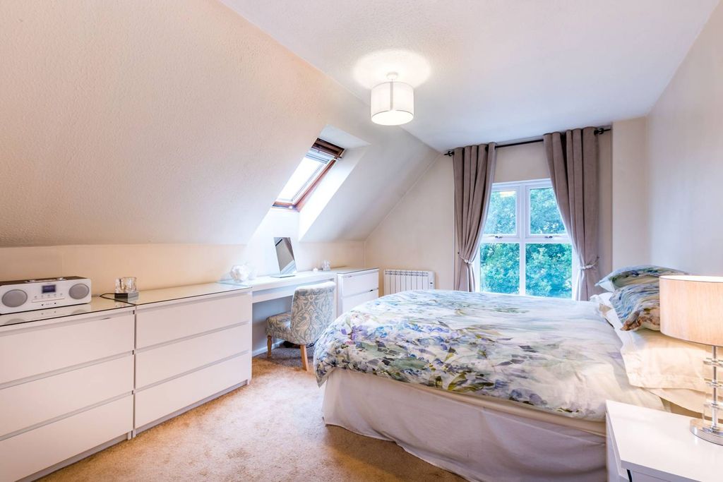 Property photo 3 of 4