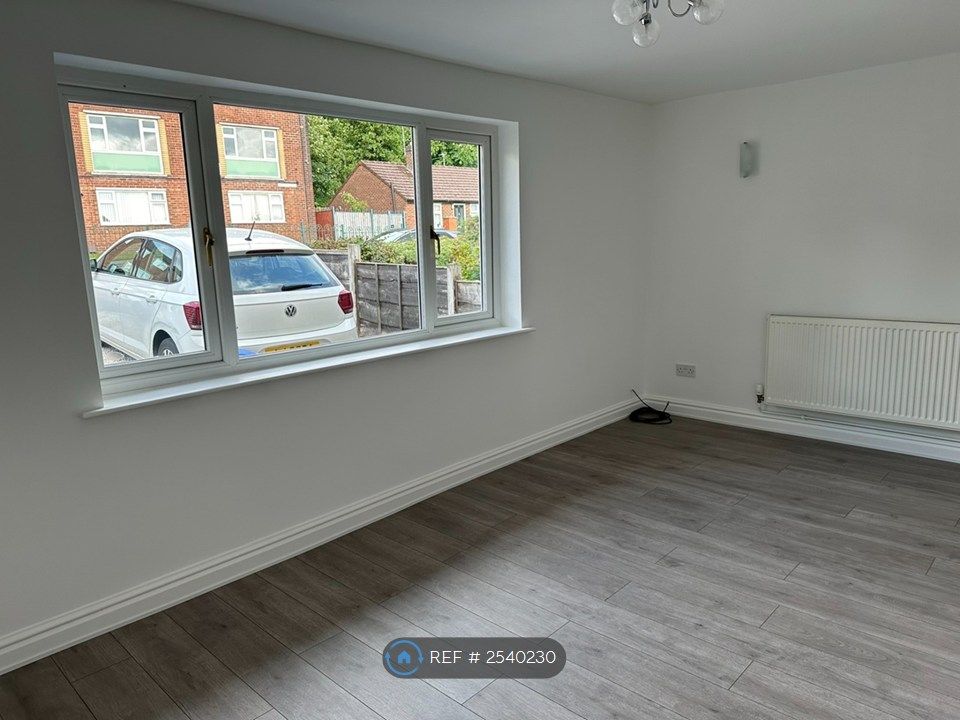 Property photo 3 of 20 Front Lounge