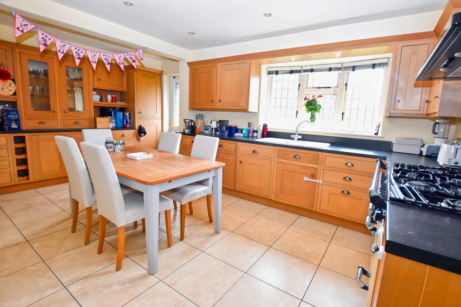 Property photo 3 of 22 Breakfast Kitchen 1