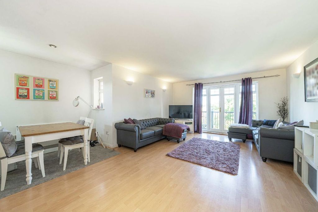 Property photo 2 of 5