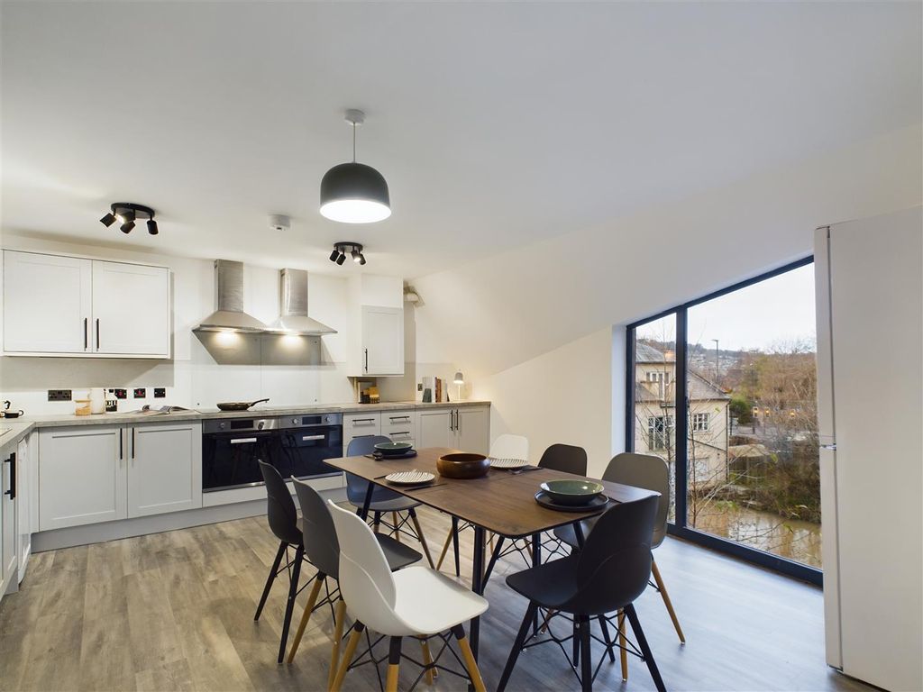 Property photo 3 of 15 Cam02131G0-Pr0148-Still007.Jpg