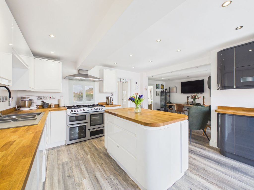 Property photo 3 of 26 Open-Plan Living