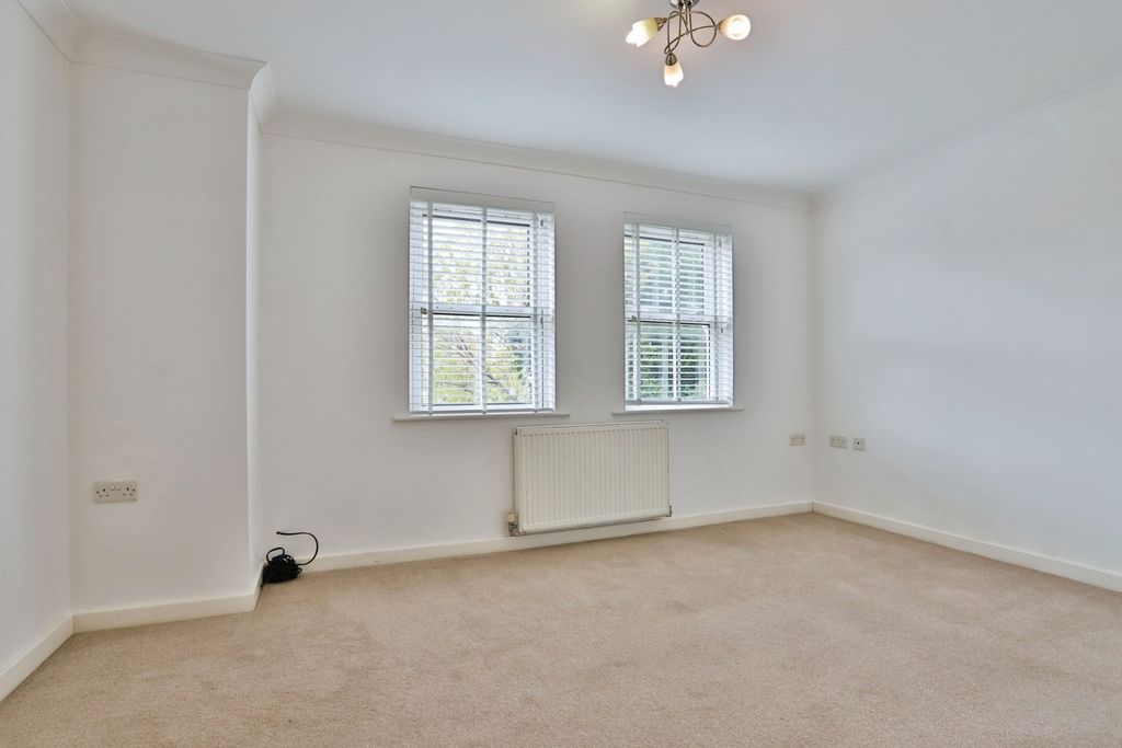 Property photo 3 of 13 Pbox-Img.Jpg